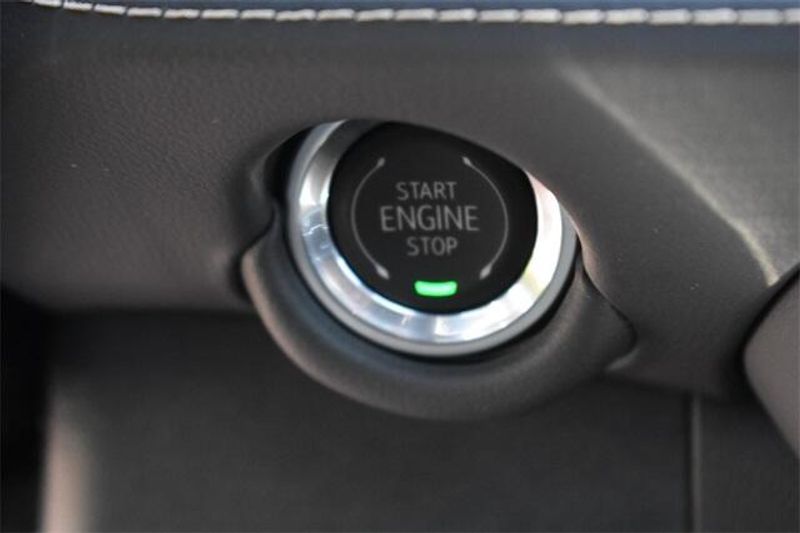 New 2025 Chevrolet Suburban PremierImage 33