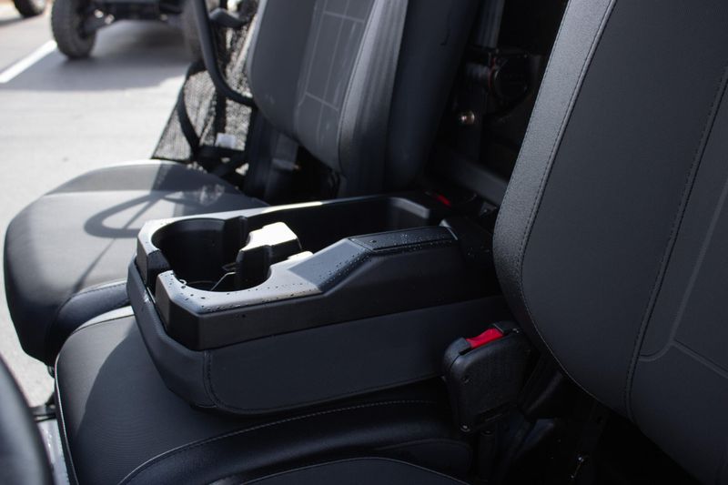 NEW 2026 CAN-AM DEFENDER MAX XT HD11 WITH 1025 INCH TOUCHSCREEN Image 21