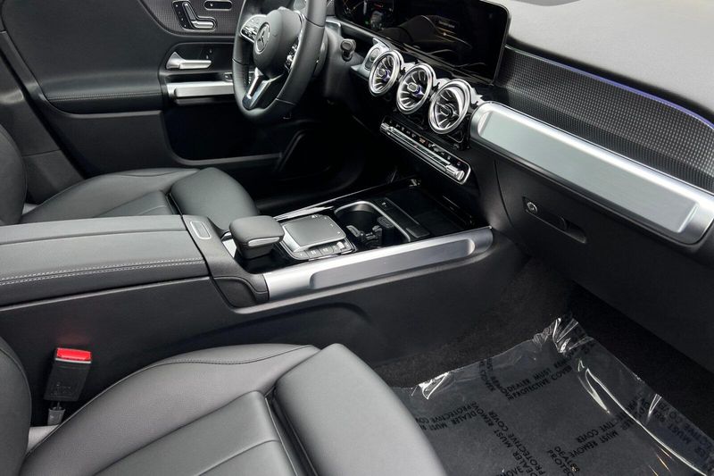 2023 Mercedes-Benz EQB 300Image 18