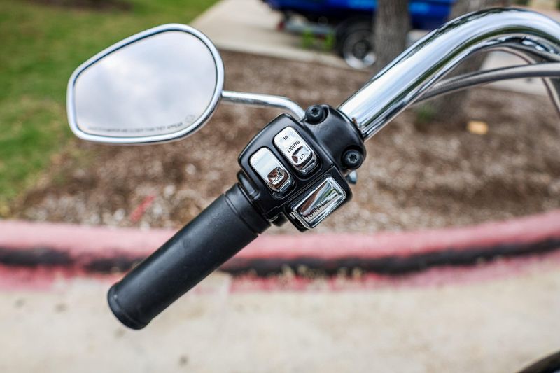 2004 HARLEY SOFTAIL STANDARD  BLACK Image 3