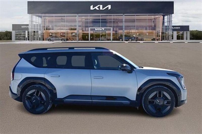2024 Kia EV9 GT-LineImage 2