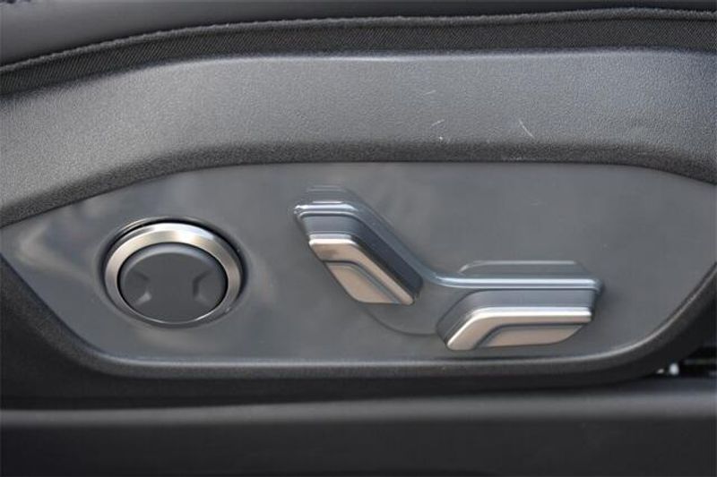 New 2026 Kia EV9 LandImage 13