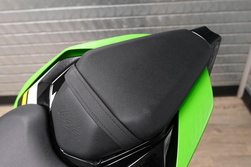 NEW 2025 KAWASAKI NINJA ZX10R KRT EDITION Image 23
