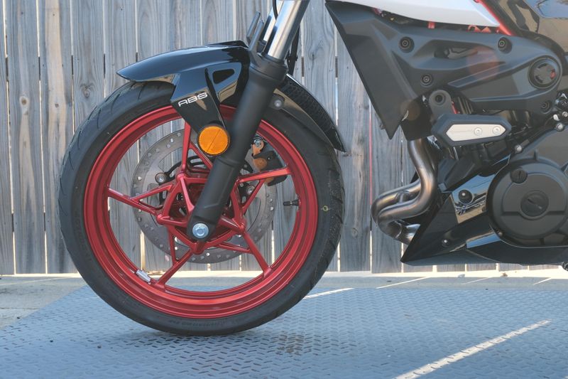 NEW 2026 KAWASAKI Z500 SE ABS Image 20