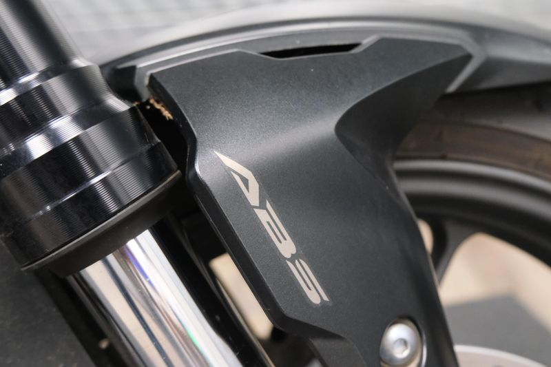 USED 2025 HONDA CB300R ABS Image 13