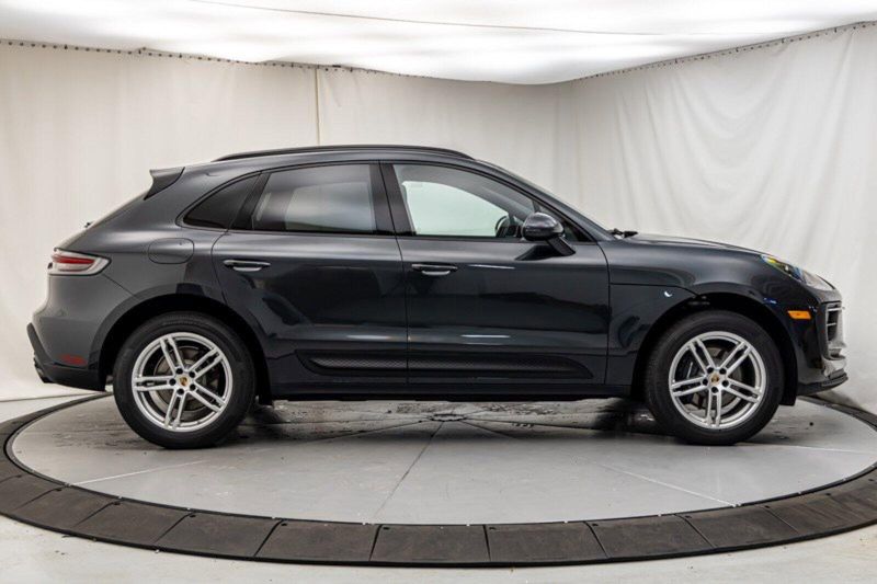 2024 Porsche Macan Image 6