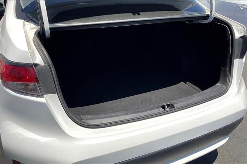 Used 2021 Toyota Corolla LEImage 33