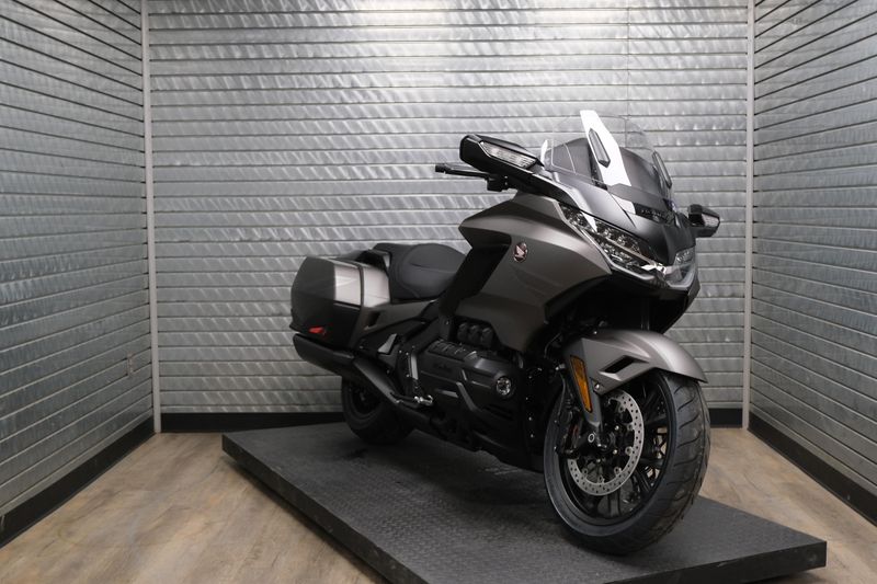 NEW 2026 HONDA GOLDWING AUTOMATIC DCT Image 1