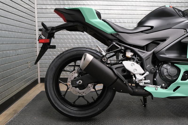 NEW 2026 YAMAHA YZFR3 ABS Image 16