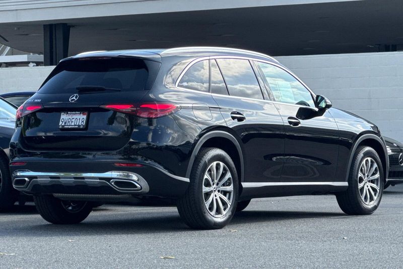 Used 2026 Mercedes-Benz GLC 300Image 4