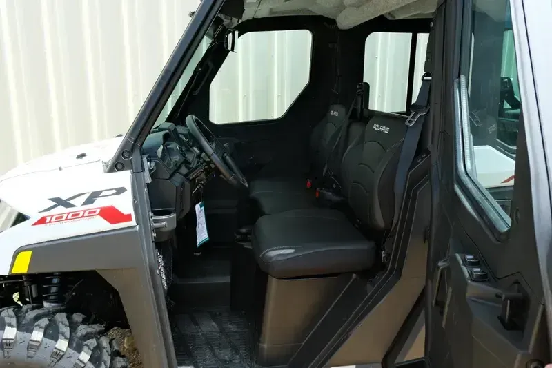 New 2025 Polaris RANGER CREW XP 1000 NORTHSTAR TRAIL BOSS EDITION CRYSTAL WHITE WITH PERFORMANCE RED ACCENTS Image 22