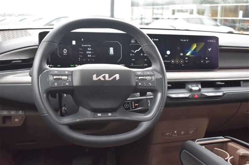 2024 Kia EV9 LandImage 23