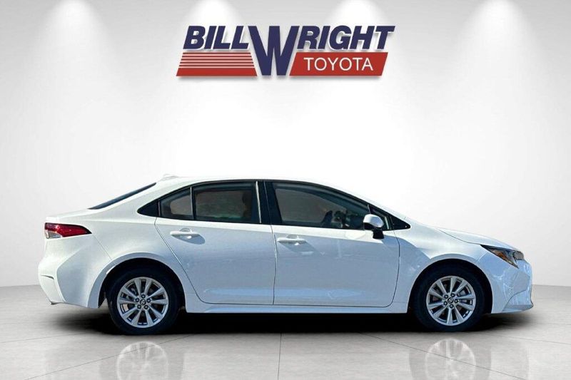 New 2027 Toyota Corolla LEImage 2