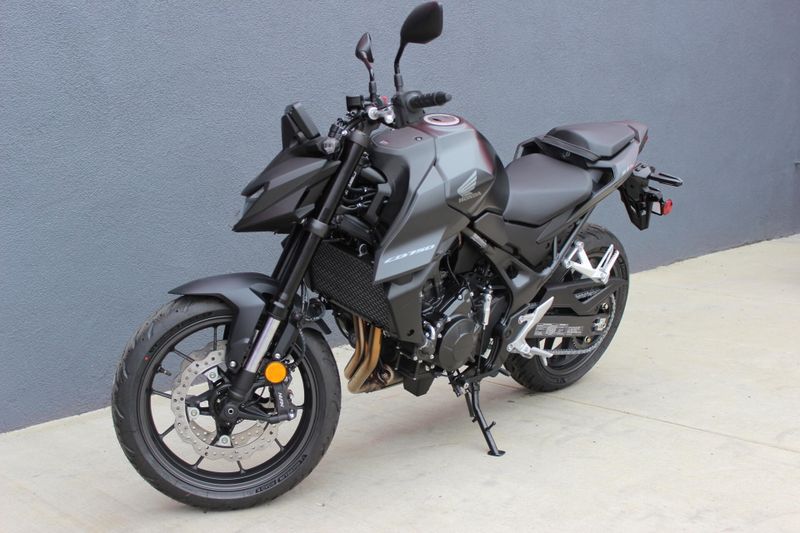 2025 Honda CB750 HORNET Image 4