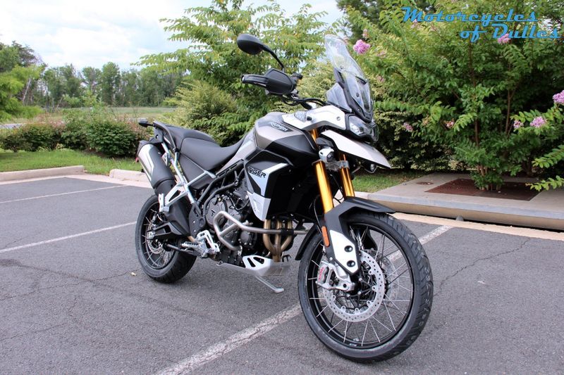 2023 Triumph Tiger 900 Rally Pro  in a Sandstorm exterior color. Motorcycles of Dulles 571.934.4450 motorcyclesofdulles.com 