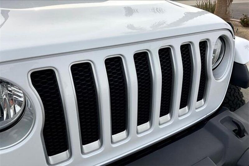 2020 Jeep Wrangler Unlimited SaharaImage 30