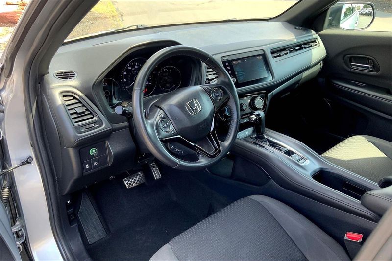 2019 Honda HR-V Sport photo 13
