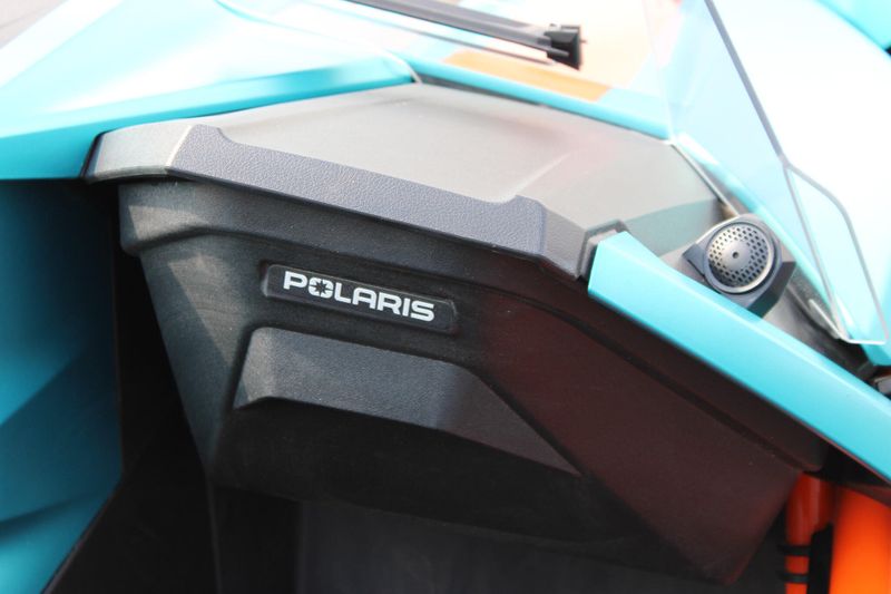 Used 2023 Polaris SLINGSHOT R MANUAL Image 21