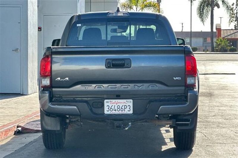 Used 2022 Toyota Tacoma Image 5