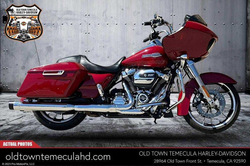 2021 Harley-Davidson Road Glide in a BILLIARD RED exterior color. BMW Motorcycles of Temecula – Southern California (951) 506-6903 bmwmotorcyclesoftemecula.com 