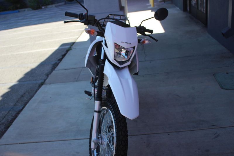 2024 Honda XR150L Image 6