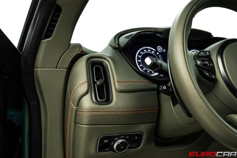 2023 Aston Martin DBX 707 *SPECIAL FACTORY PAINT * PANORAMIC ROOF*Image 28