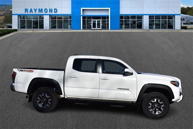 2021 Toyota Tacoma TRD SportImage 2