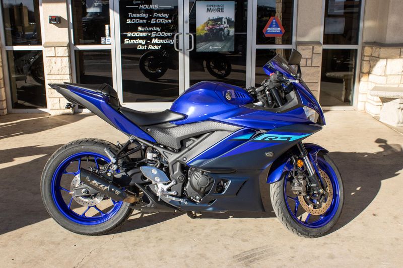 USED 2024 YAMAHA YZFR3 ABS Image 1