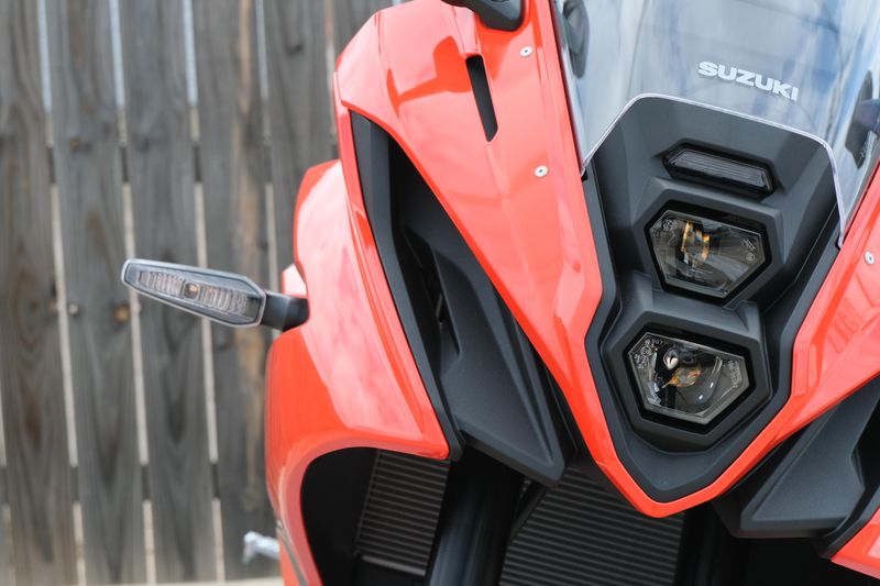 NEW 2026 SUZUKI GSX8R Image 9