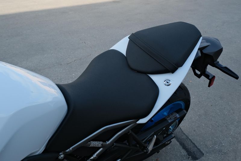 NEW 2026 SUZUKI GSX8R Image 14