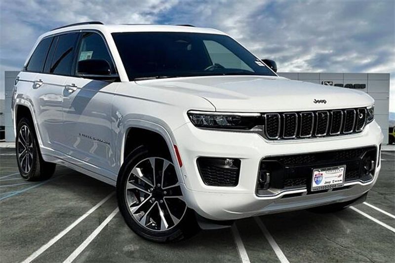 Used 2023 Jeep Grand Cherokee OverlandImage 12