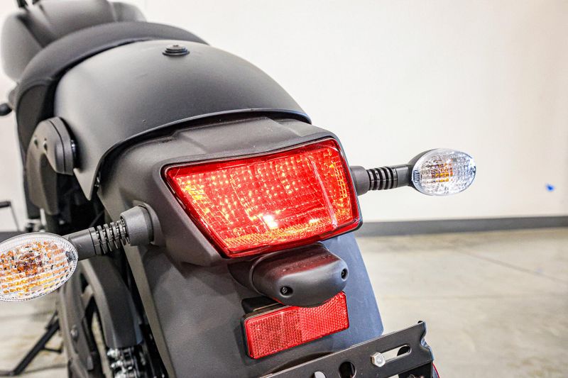 2025 Kawasaki VULCAN S ABS METALLIC FLAT SPARK BLACK AND METALLIC FLAT RAW GRAYSTONE Image 11