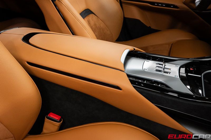 2025 Ferrari Purosangue *PANORAMIC ROOF * PASSENGER DISPLAY*Image 40