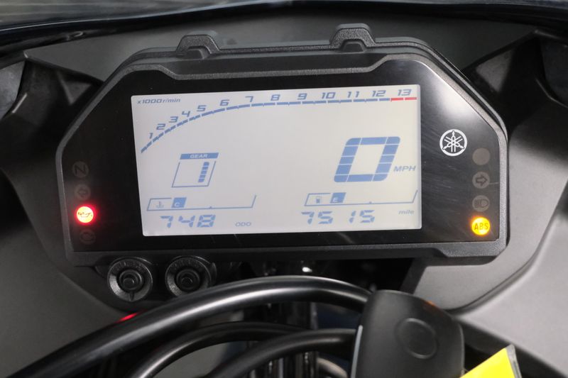 USED 2023 YAMAHA YZFR3 ABS Image 22