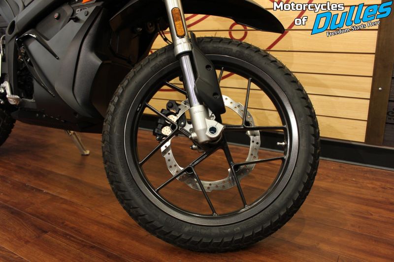 2023 Zero DS  in a Quicksand exterior color. Motorcycles of Dulles 571.934.4450 motorcyclesofdulles.com 