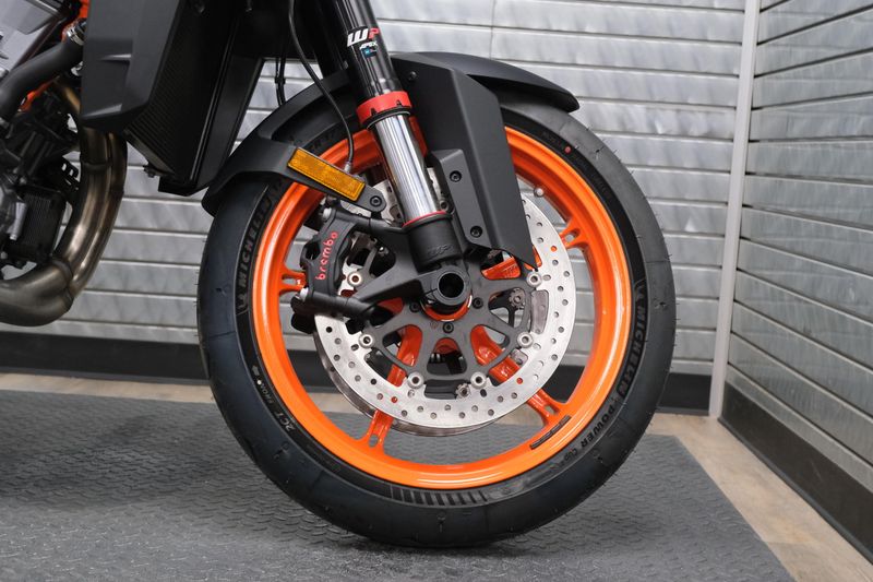 NEW 2026 KTM 990 DUKE R Image 14