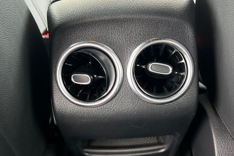 2023 Mercedes-Benz EQB 250+Image 14