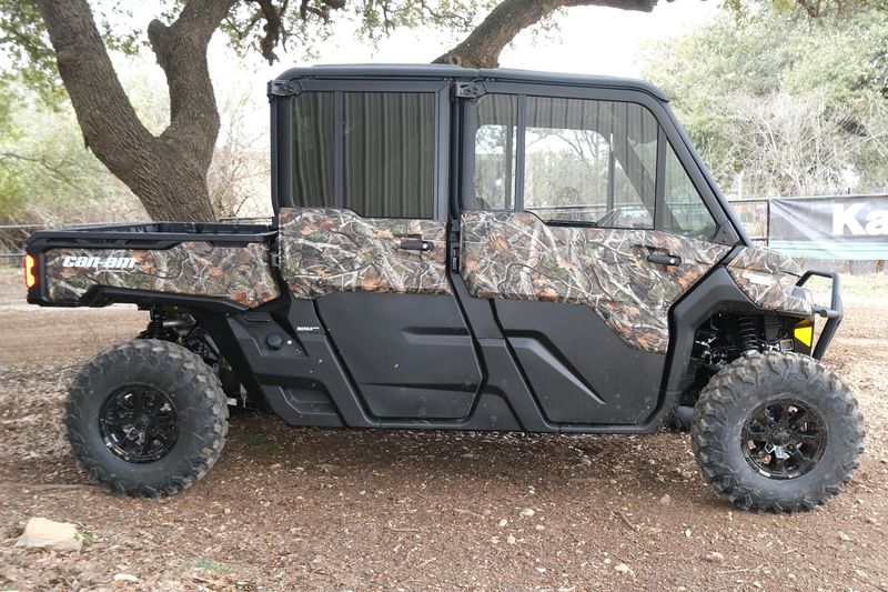 2025 Can-Am DEFENDER MAX LIMITED CAB HD10 WILDLAND CAMOImage 4