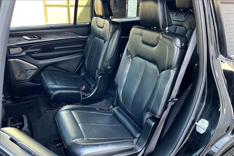 Used 2022 Jeep Grand Cherokee L OverlandImage 25
