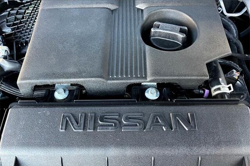 Used 2025 Nissan Frontier SVImage 32