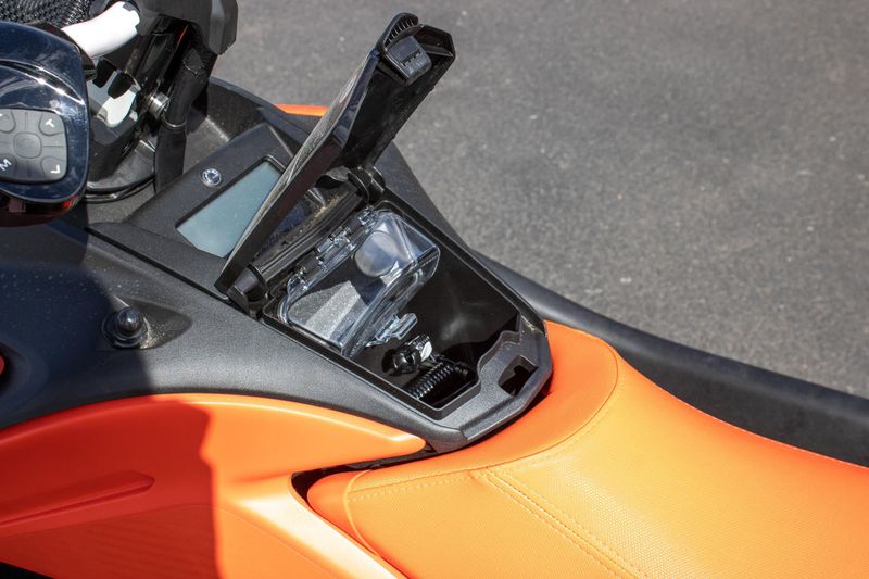 NEW 2026 SEADOO SPARK TRIXX FOR 3 90HP WITH SOUND SYSTEM Image 13