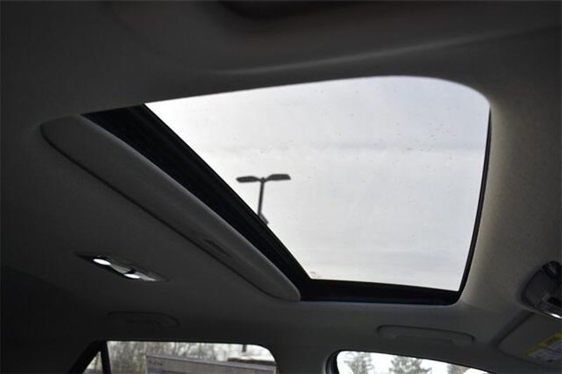 New 2025 Kia Niro EX TouringImage 13