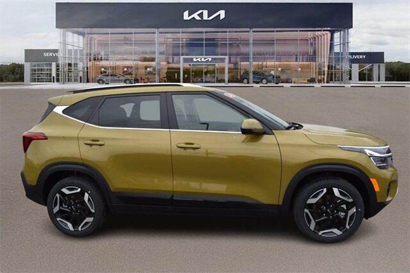 2024 Kia Seltos SXImage 2