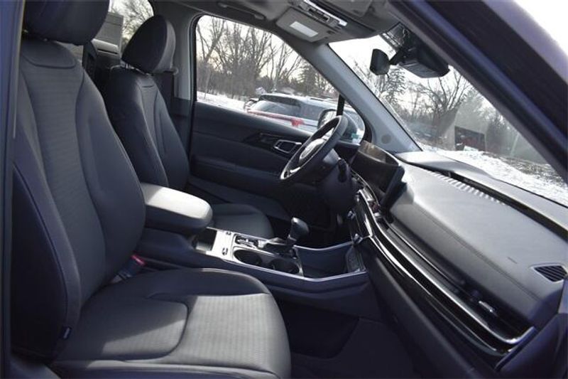 2025 Kia Carnival SX PrestigeImage 14