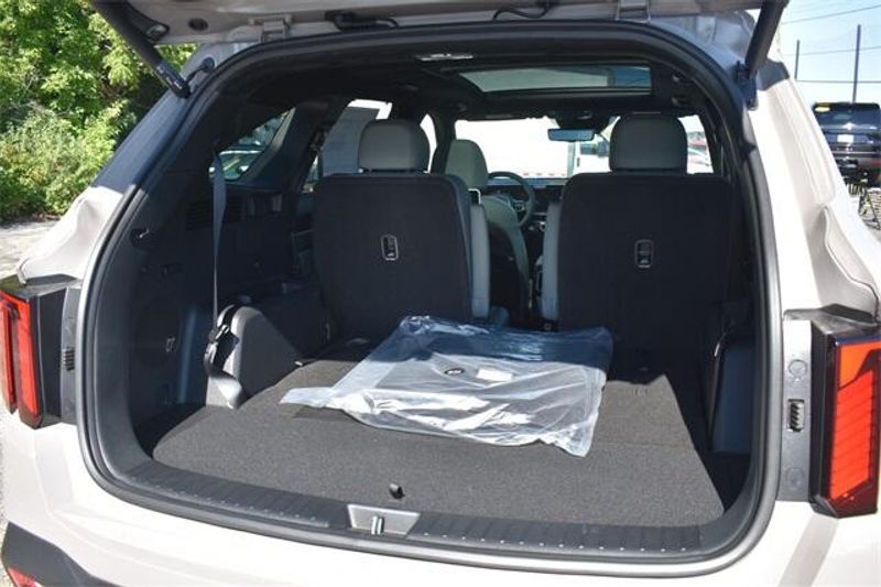 New 2025 Kia Sorento X-Line SX PrestigeImage 19