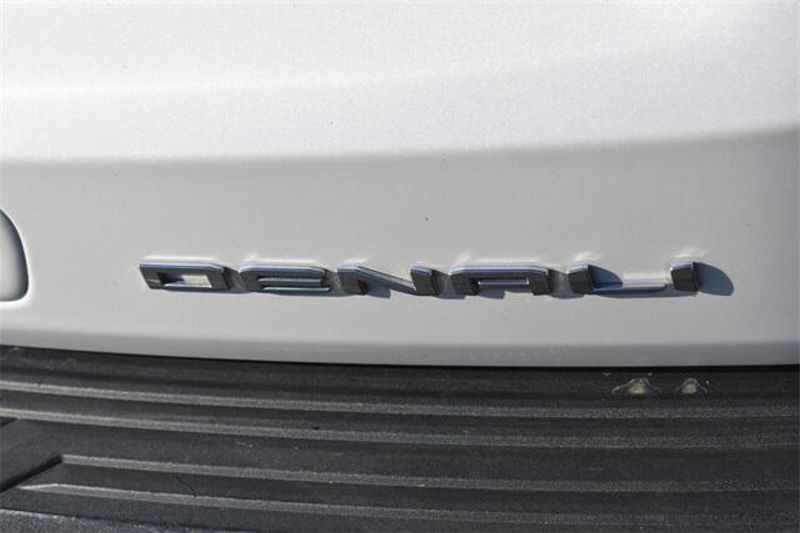 Used 2021 GMC Yukon DenaliImage 21