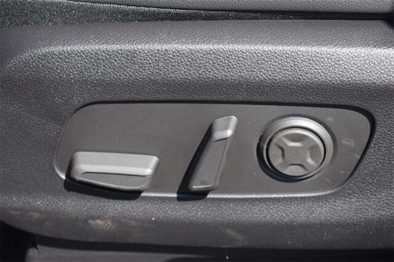 2025 Kia Carnival Hybrid SX PrestigeImage 30