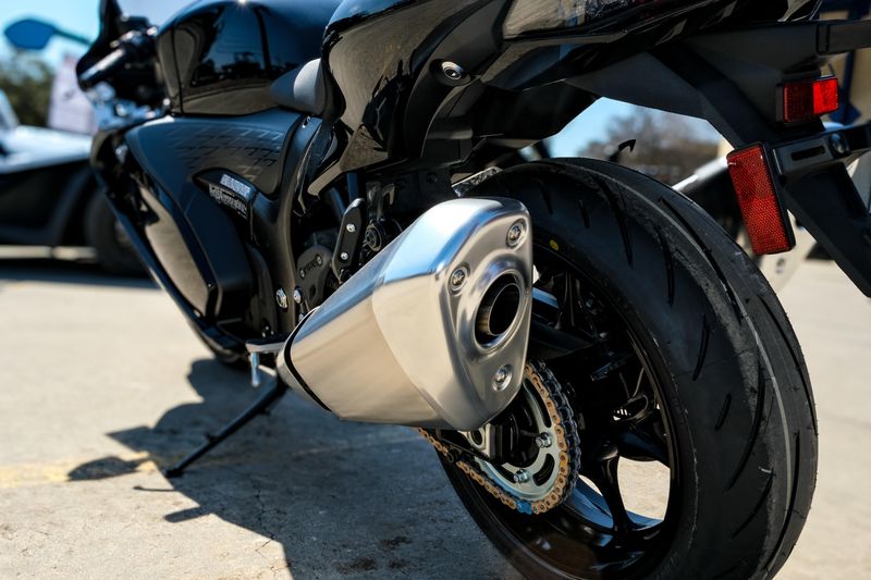 2025 Suzuki HAYABUSA GLASS SPARKLE BLACKImage 6