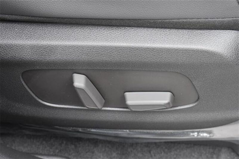 New 2026 Kia Carnival Hybrid SX PrestigeImage 12