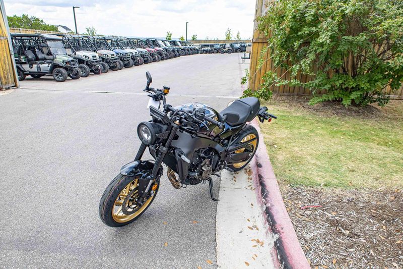 New 2025 Yamaha XSR900  RAVEN Image 4